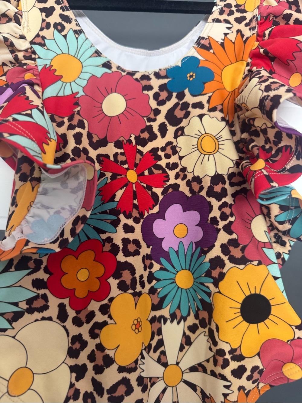 Posh Peanut Floral & Leopard Flutter Sleeve Swimsuit - Picture 4 of 5